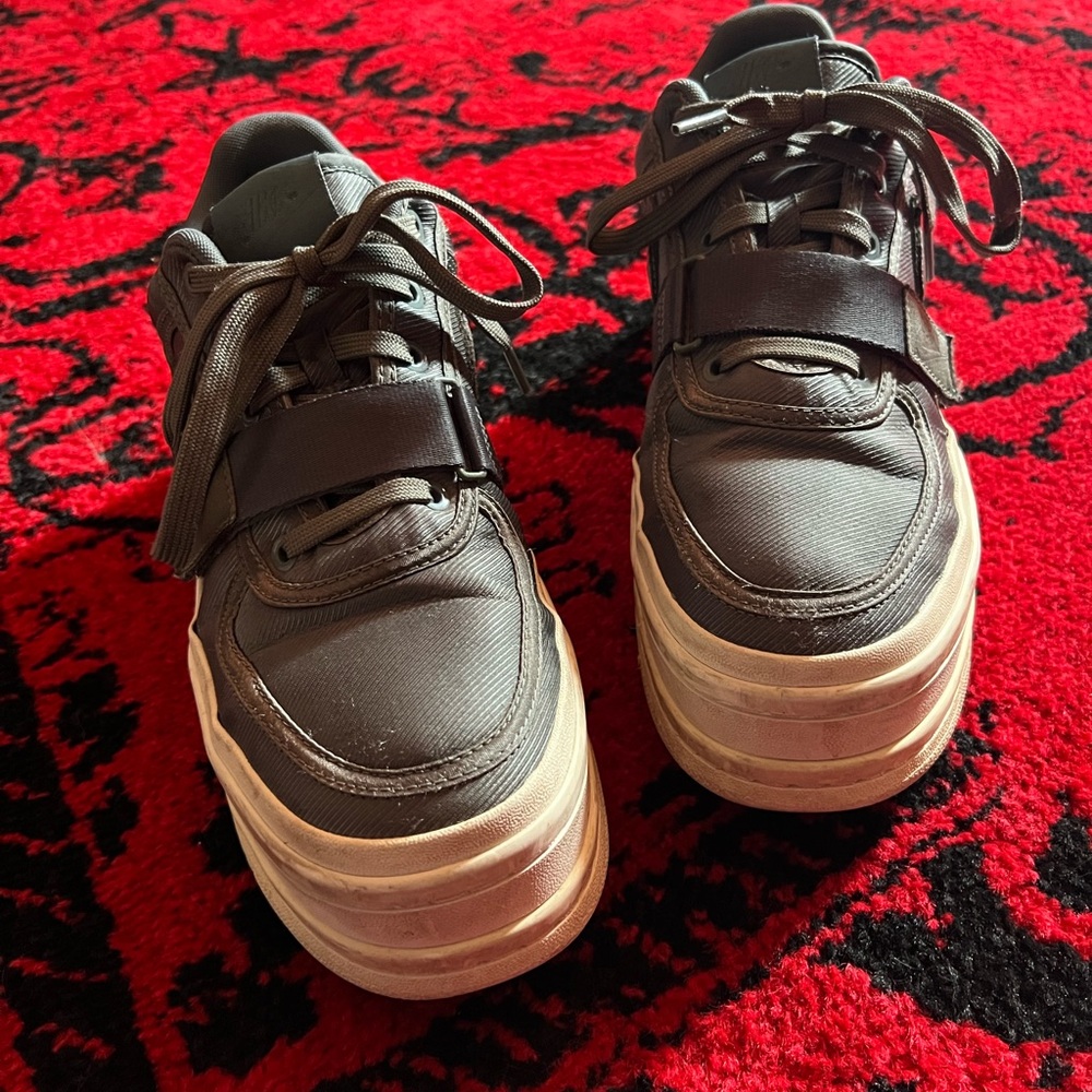 Nike Platform Sneakers - Picture 3 of 4